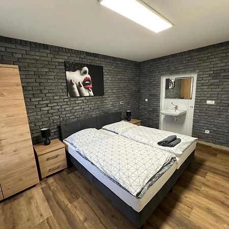 Dom Goscinny Gerus Plawna  Bagian luar foto