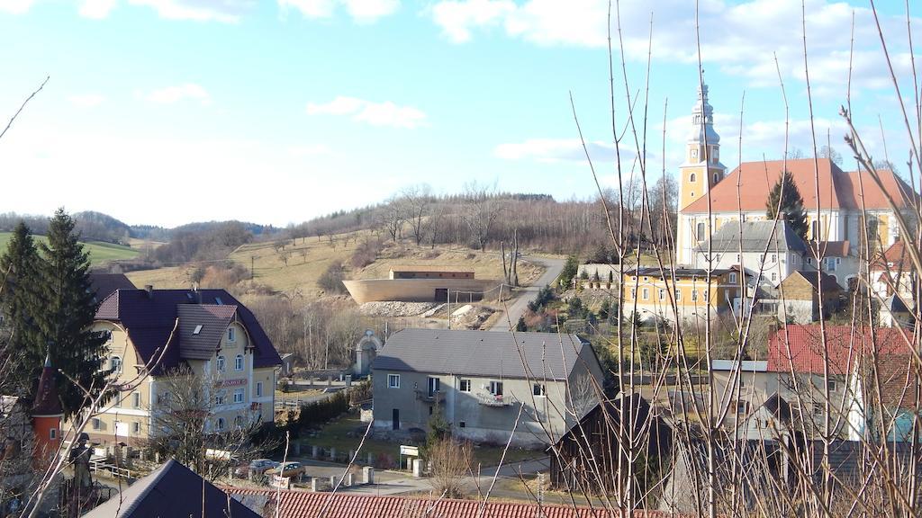 Dom Goscinny Gerus Plawna  Bagian luar foto