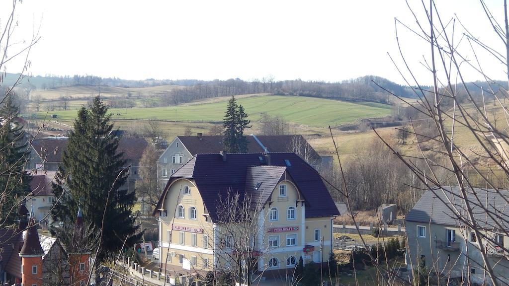 Dom Goscinny Gerus Plawna  Bagian luar foto